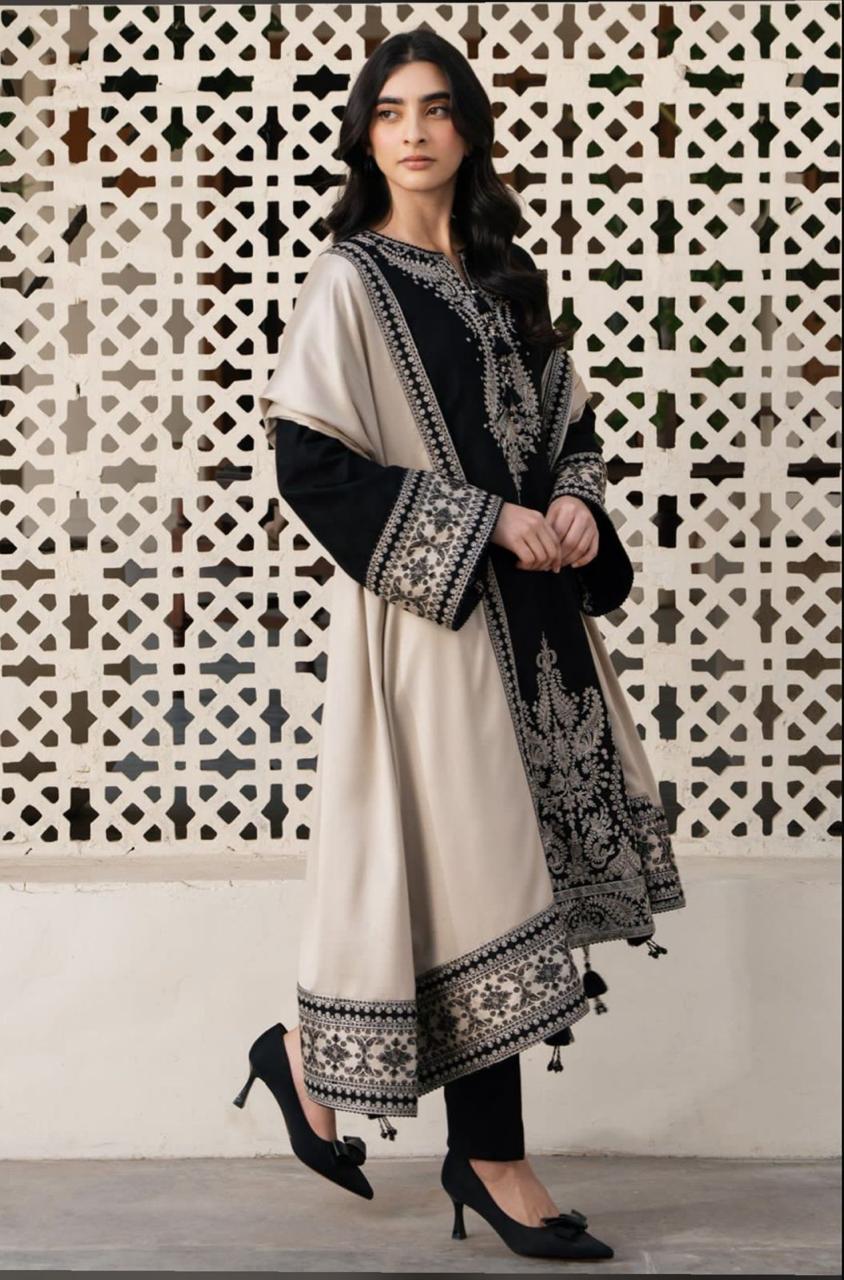 Maria B - 3 PC Winter Dhanak Embroidred - V019