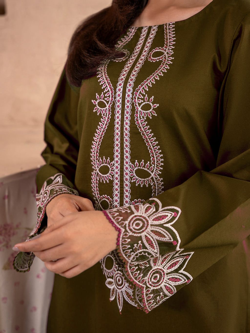 Urge - 2 PC Winter Dhanak Embroidred -V018