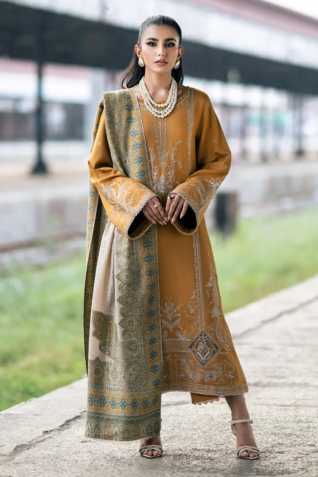 Aizel-3 PC Winter Dhanak Embroidred - V040