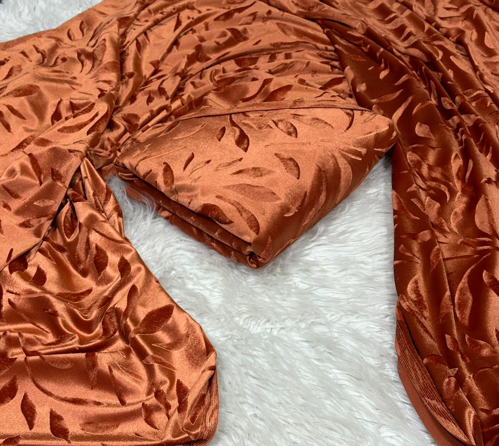 Indian velvet - 2 PC Plachi Velvet - V093