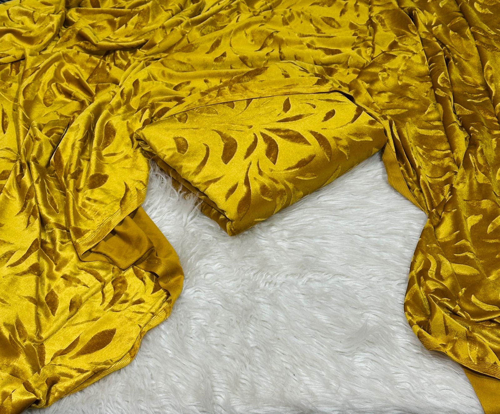 Indian velvet - 2 PC Plachi Velvet - V092