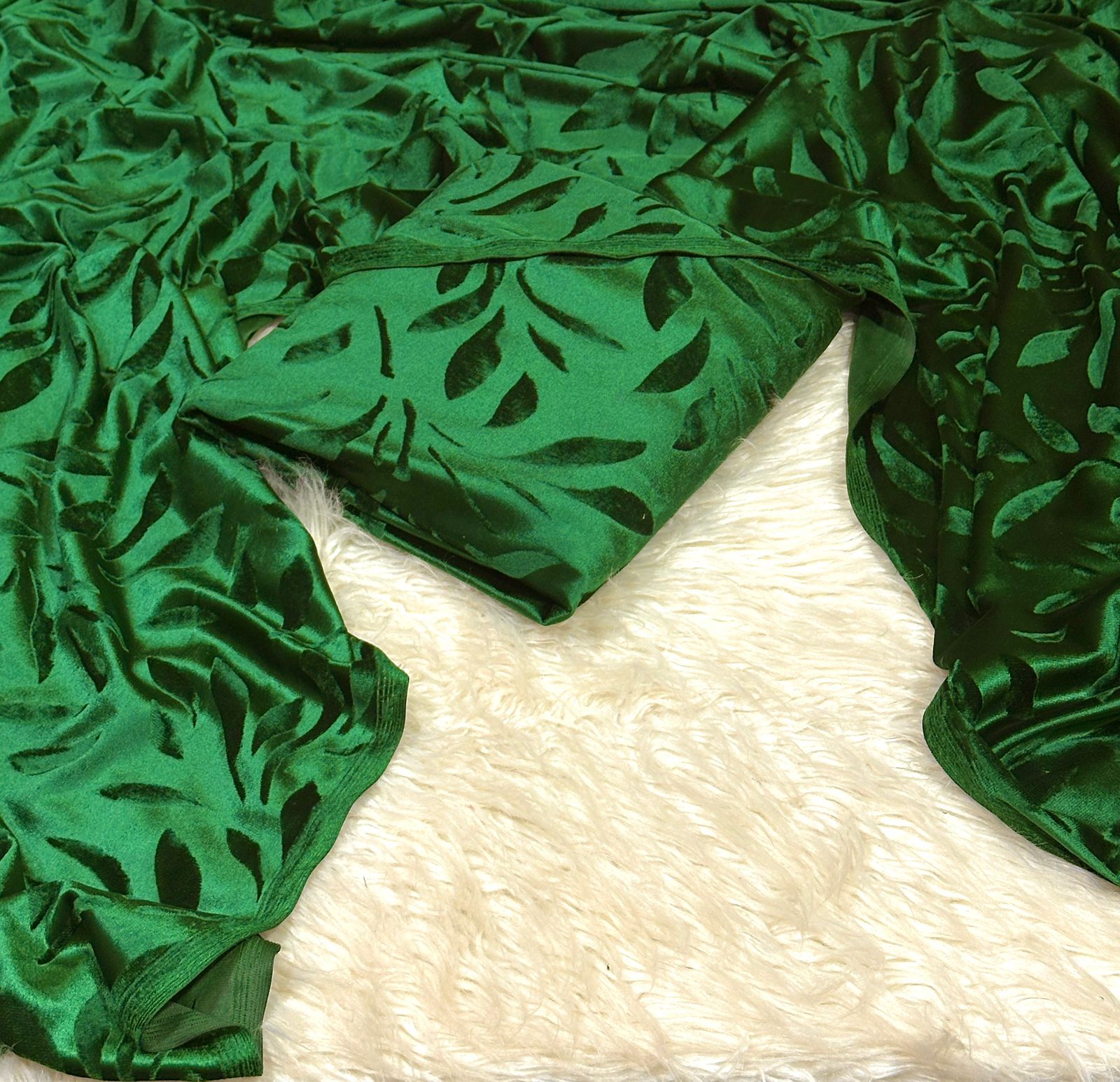 Indian velvet - 2 PC Plachi Velvet - V091