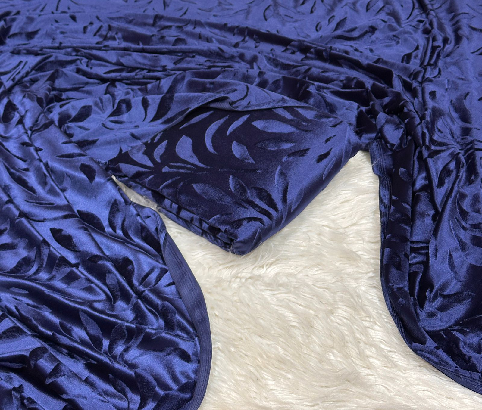 Indian velvet - 2 PC Plachi Velvet - V085