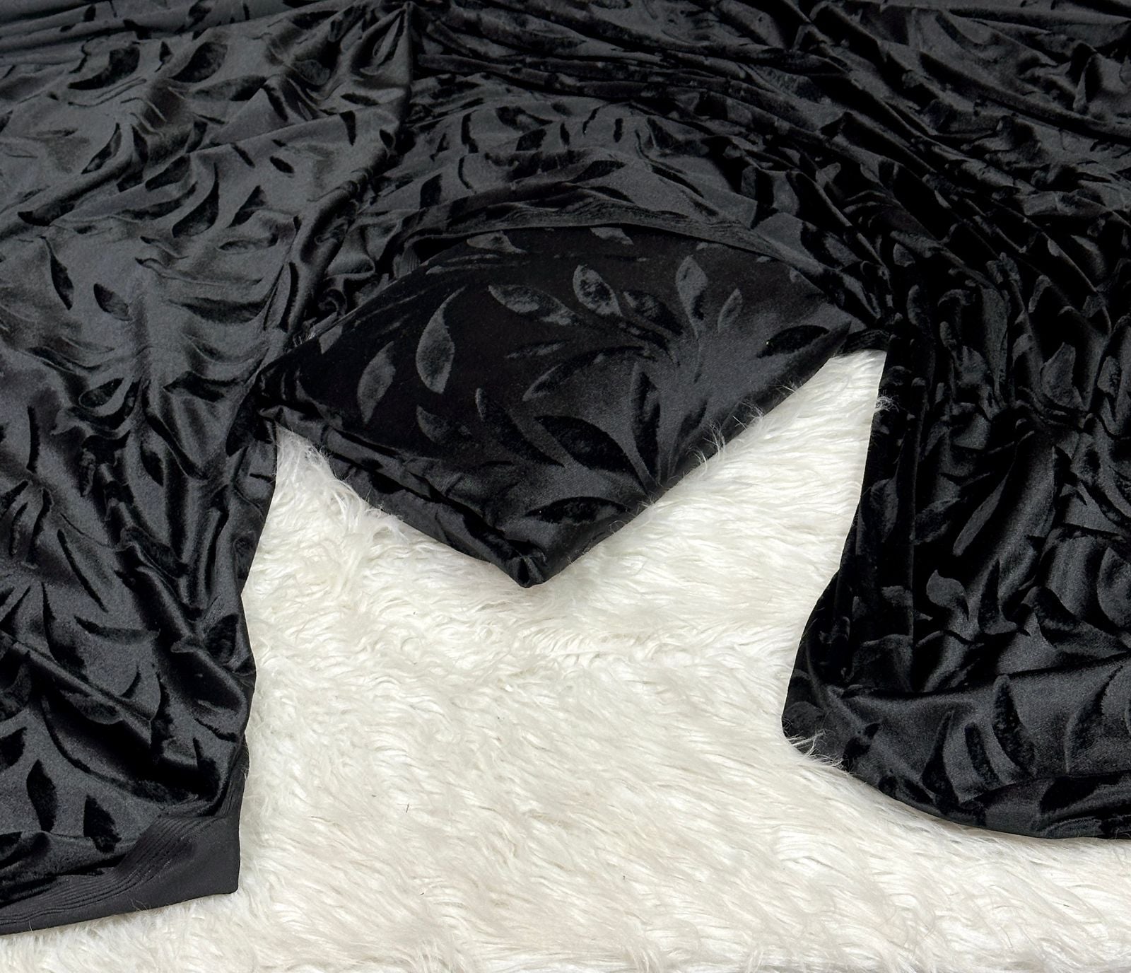 Indian velvet - 2 PC Plachi Velvet - V084